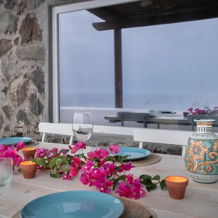 Dammuso Sulla Scogliera - Pantelleria *